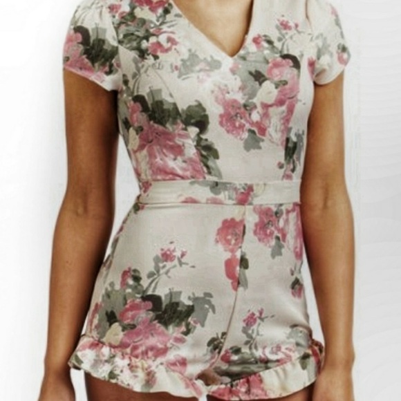 bebe Pants - NWT Bebe Women's Floral V-Neck Short Sleeve Ruffle Romper Size 10